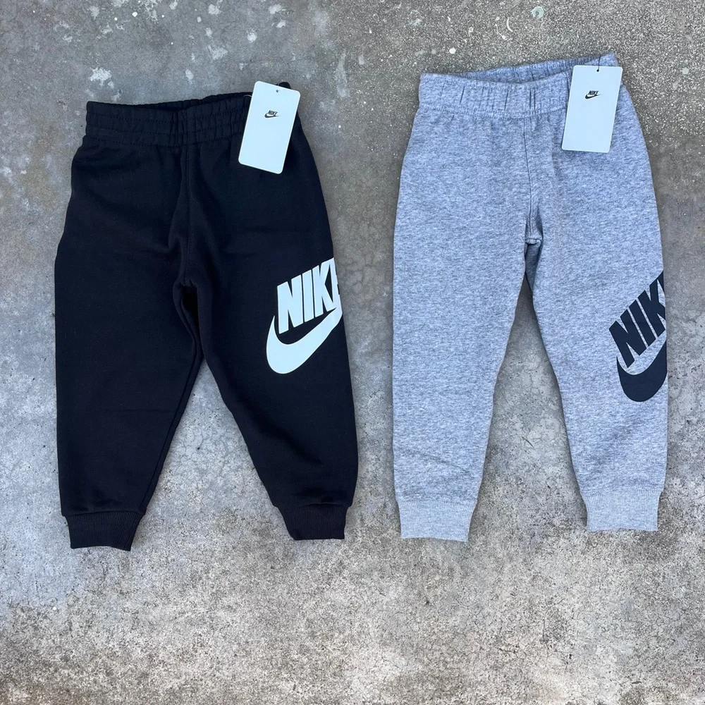 Nike Sweatpants Size XS Nike Joggers Size 4 Gray Black 86D948-042 86L098–02